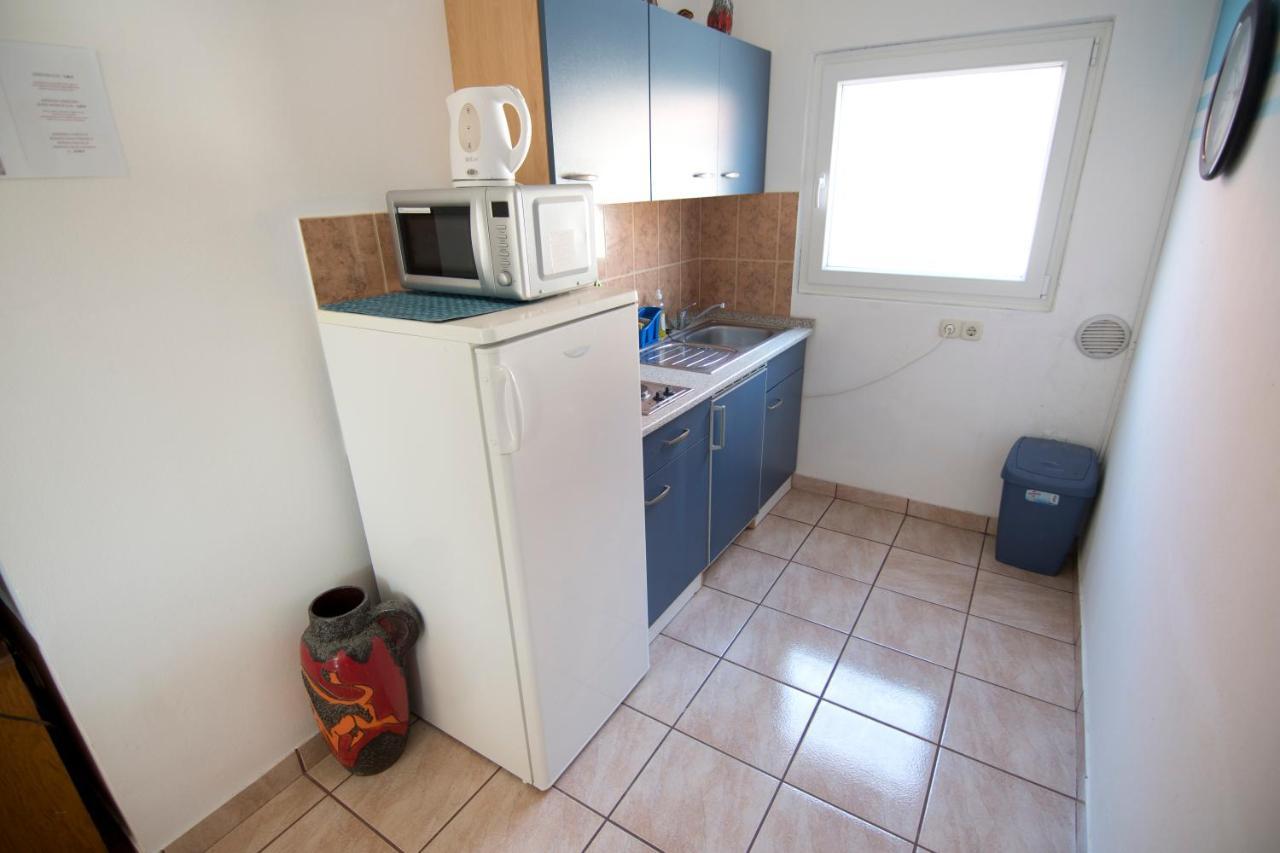 Apartmani Juric Vir Exteriör bild